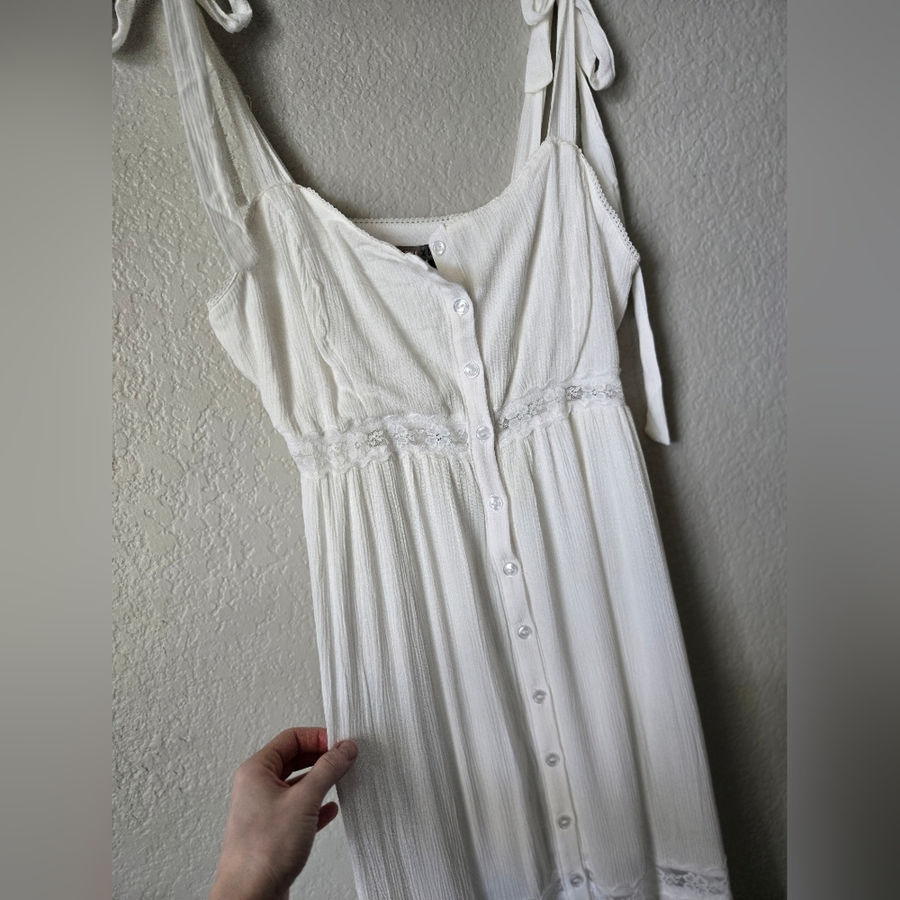 Elegant Bohemian Country Laced White Maxi Dress - Picture 5 of 14